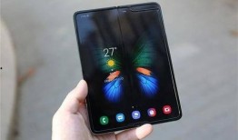 galaxyfold2最新爆料,折叠屏革命再升级，颠覆性设计即将揭晓